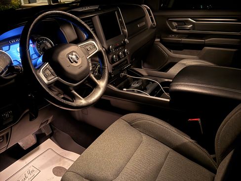 Used 2019 RAM 1500 Big Horn AWD/4WD image 10