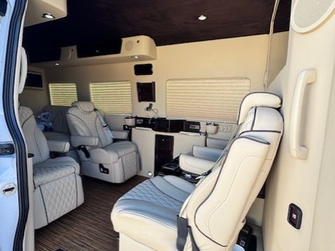 Used 2020 Mercedes-Benz Sprinter 3500 image 20