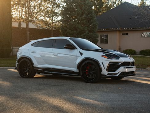 Used 2019 Lamborghini Urus image 2