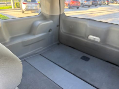 Used 2005 Dodge Durango SXT image 11