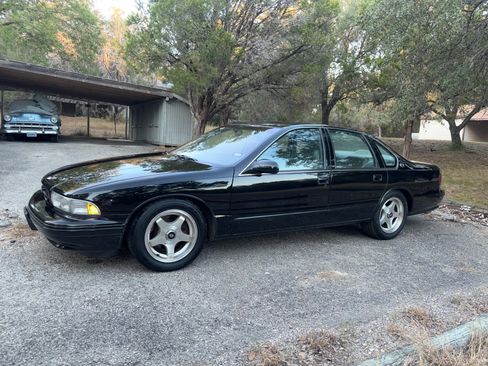 Used 1996 Chevrolet Impala SS RWD image 5