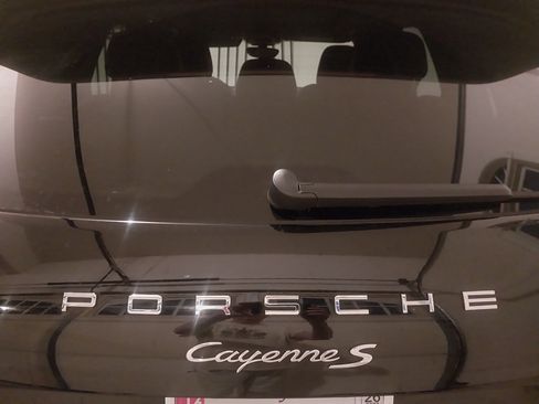 Used 2017 Porsche Cayenne S image 9