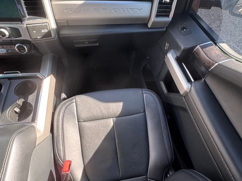 Used 2022 Ford F350 Lariat w/ Black Appearance Package AWD/4WD image 9