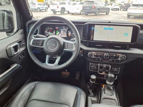 Used 2024 Jeep Wrangler High Altitude AWD/4WD image 11
