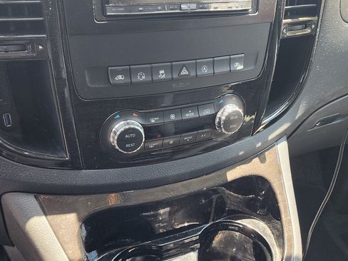 Used 2019 Mercedes-Benz Metris Passenger image 7