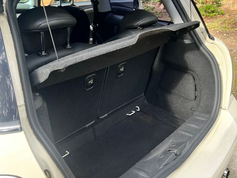 Used 2010 MINI Cooper Hardtop image 12