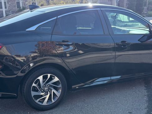 Used 2018 Honda Civic EX image 2