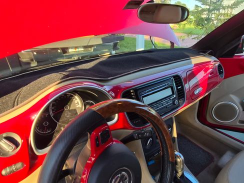 Used 2014 Volkswagen Beetle 2.5 image 6