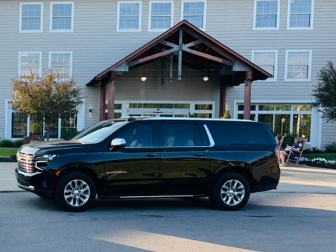 Used 2024 Chevrolet Suburban Premier image 1