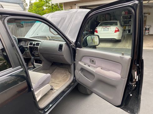 Used 2002 Toyota 4Runner SR5 image 21