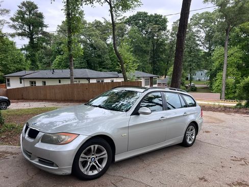 Used 2008 BMW 328i Wagon RWD image 1