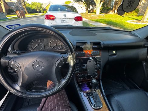 Used 2007 Mercedes-Benz C 280 Sedan image 4