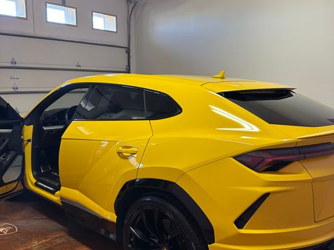 Used 2019 Lamborghini Urus image 17