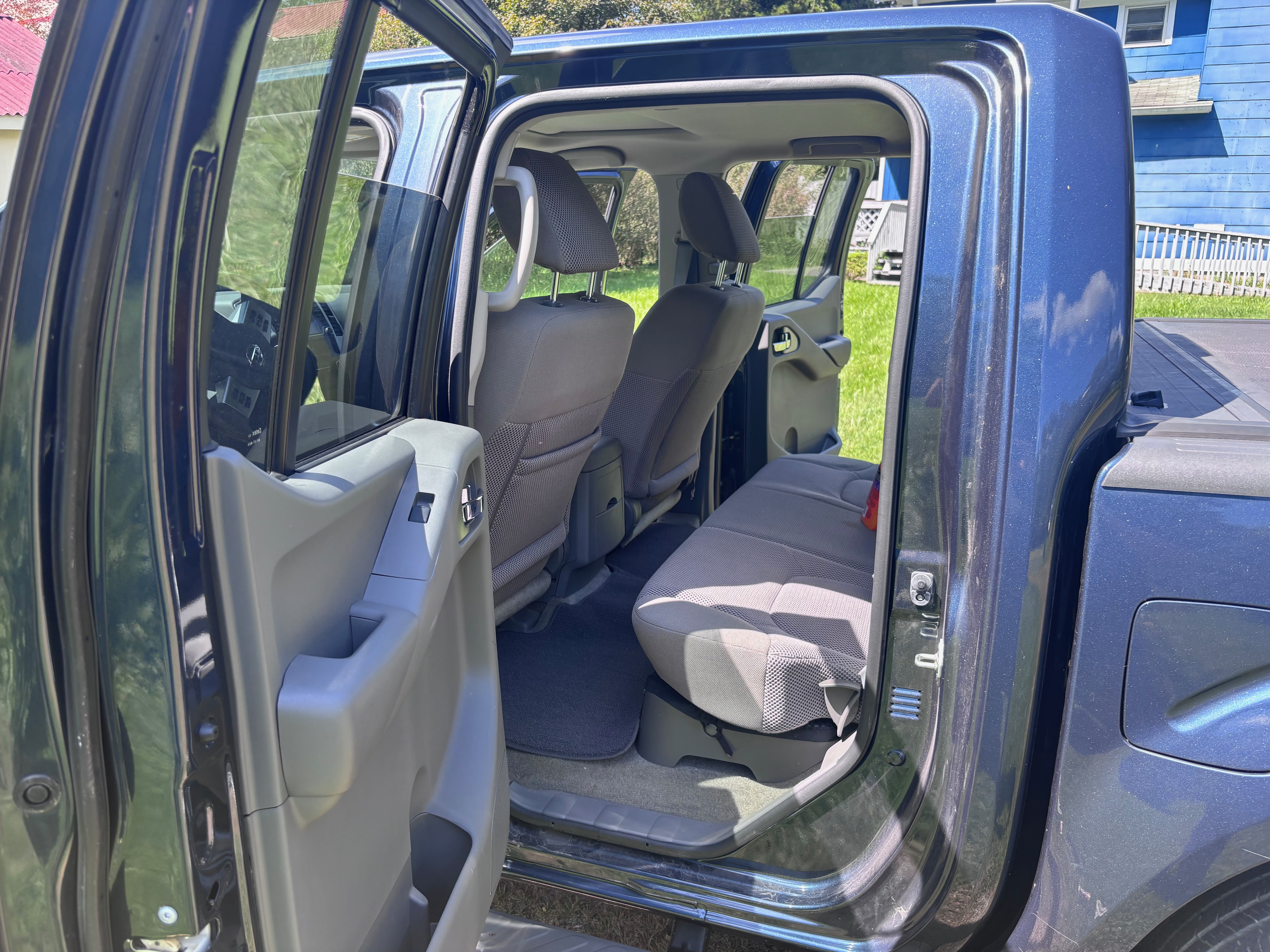 Used 2017 Nissan Frontier SV w/ Moonroof Package AWD/4WD image 20