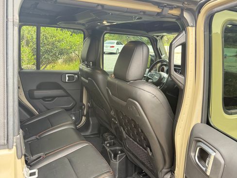 Used 2022 Jeep Gladiator Mojave w/ Trailer Tow Package AWD/4WD image 9