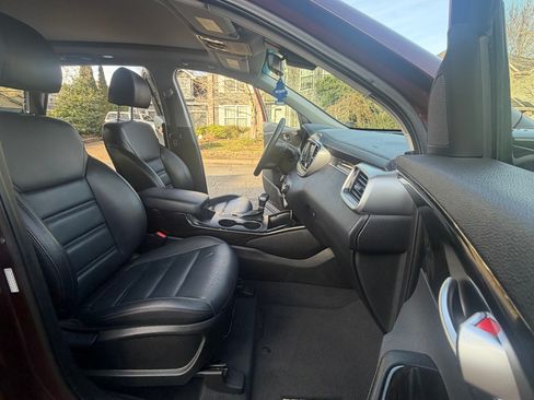 Used 2020 Kia Sorento EX image 18