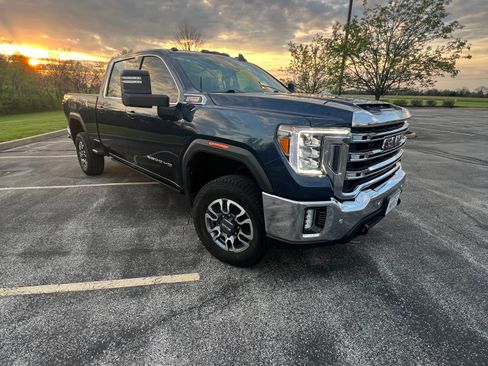 Used 2022 GMC Sierra 2500 SLE w/ Preferred Package AWD/4WD image 6