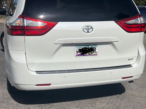 Used 2017 Toyota Sienna XLE w/ XLE Navigation Package image 6