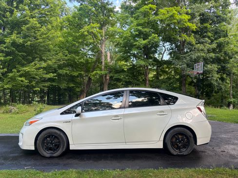 Used 2013 Toyota Prius Two FWD image 4