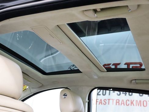 Used 2016 Jaguar XJ L Portfolio image 6