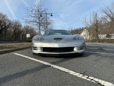 Used 2008 Chevrolet Corvette Z06 w/ Preferred Equipment Group RWD image 2