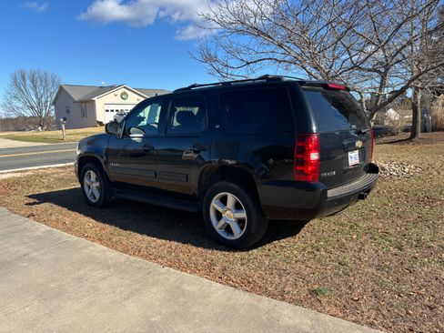 Used 2011 Chevrolet Tahoe LT image 4