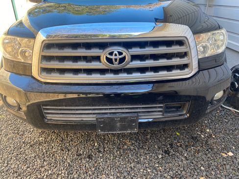 Used 2016 Toyota Sequoia Platinum image 12