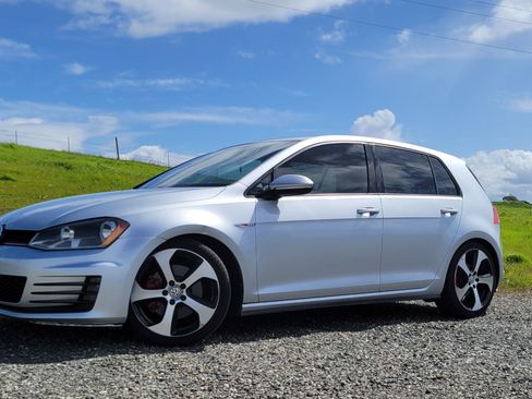 Used 2015 Volkswagen GTI S image 10