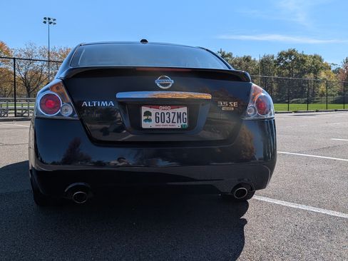 Used 2008 Nissan Altima 3.5 SE w/ Premium Pkg image 9