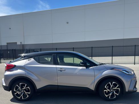 Used 2020 Toyota C-HR XLE image 9