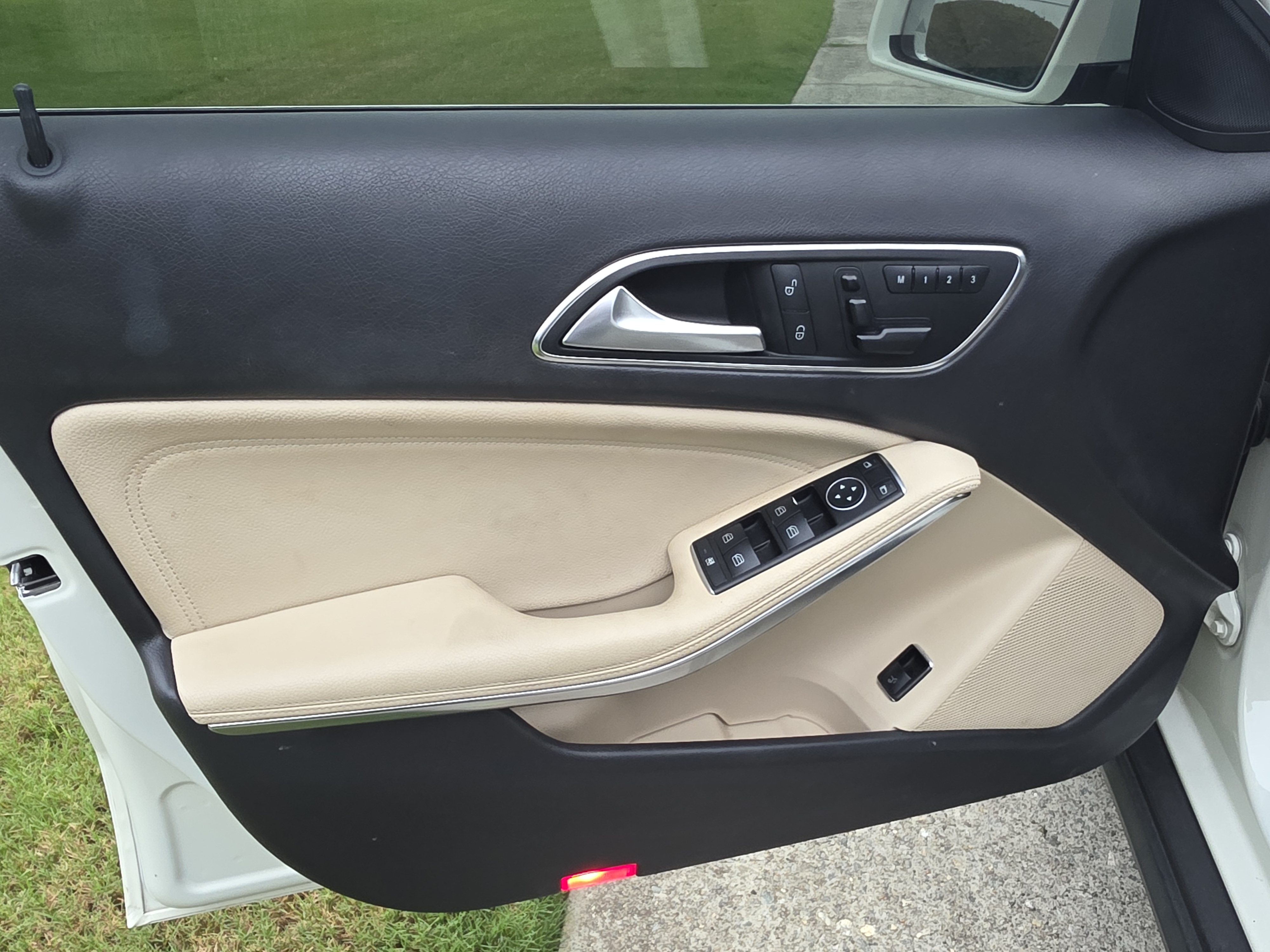 Used 2017 Mercedes-Benz GLA 250 4MATIC image 5