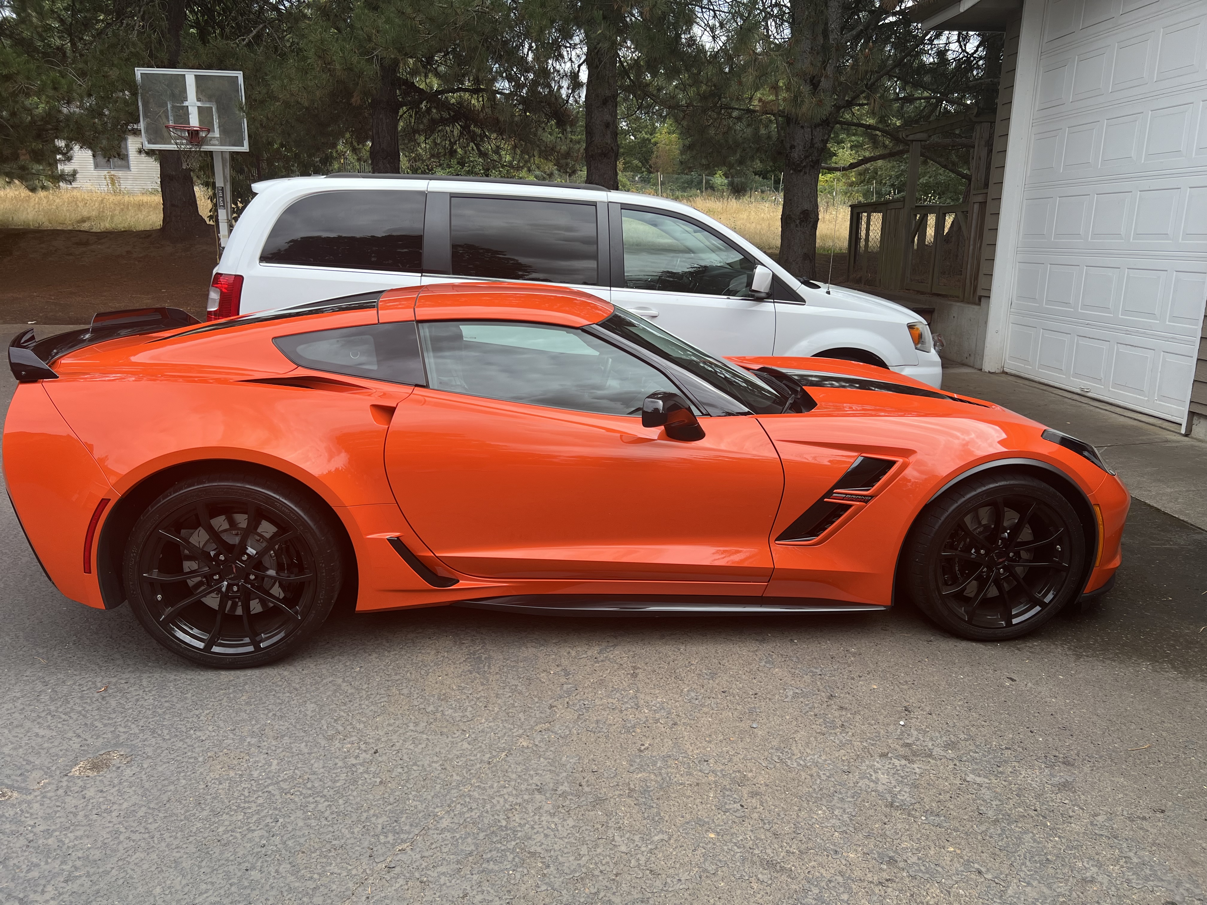Used 2019 Chevrolet Corvette Grand Sport w/ Carbon Flash Badge Package RWD image 1