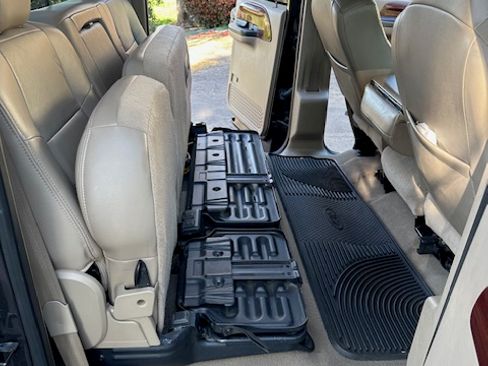 Used 2005 Ford F350 Lariat image 13