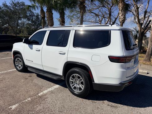 Used 2022 Jeep Wagoneer Series I w/ Convenience Group I image 1