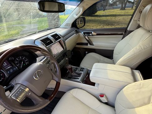 Used 2014 Lexus GX 460 Luxury w/ Preferred Accessory Package image 5