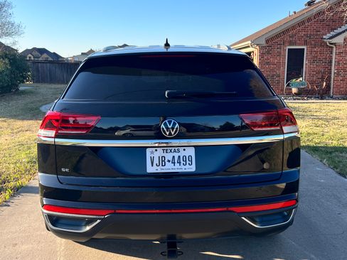 Used 2022 Volkswagen Atlas Cross Sport SE image 6
