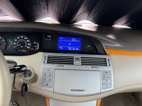 Used 2007 Toyota Avalon XLS FWD image 11