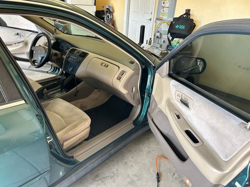 Used 2002 Honda Accord LX image 8