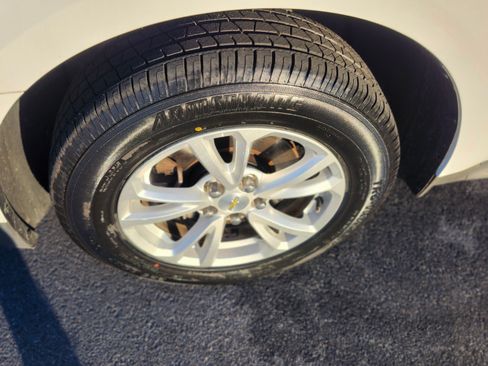 Used 2017 Chevrolet Equinox LS image 9