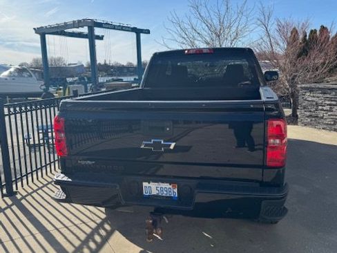 Used 2018 Chevrolet Silverado 1500 LT w/ Redline Edition image 6