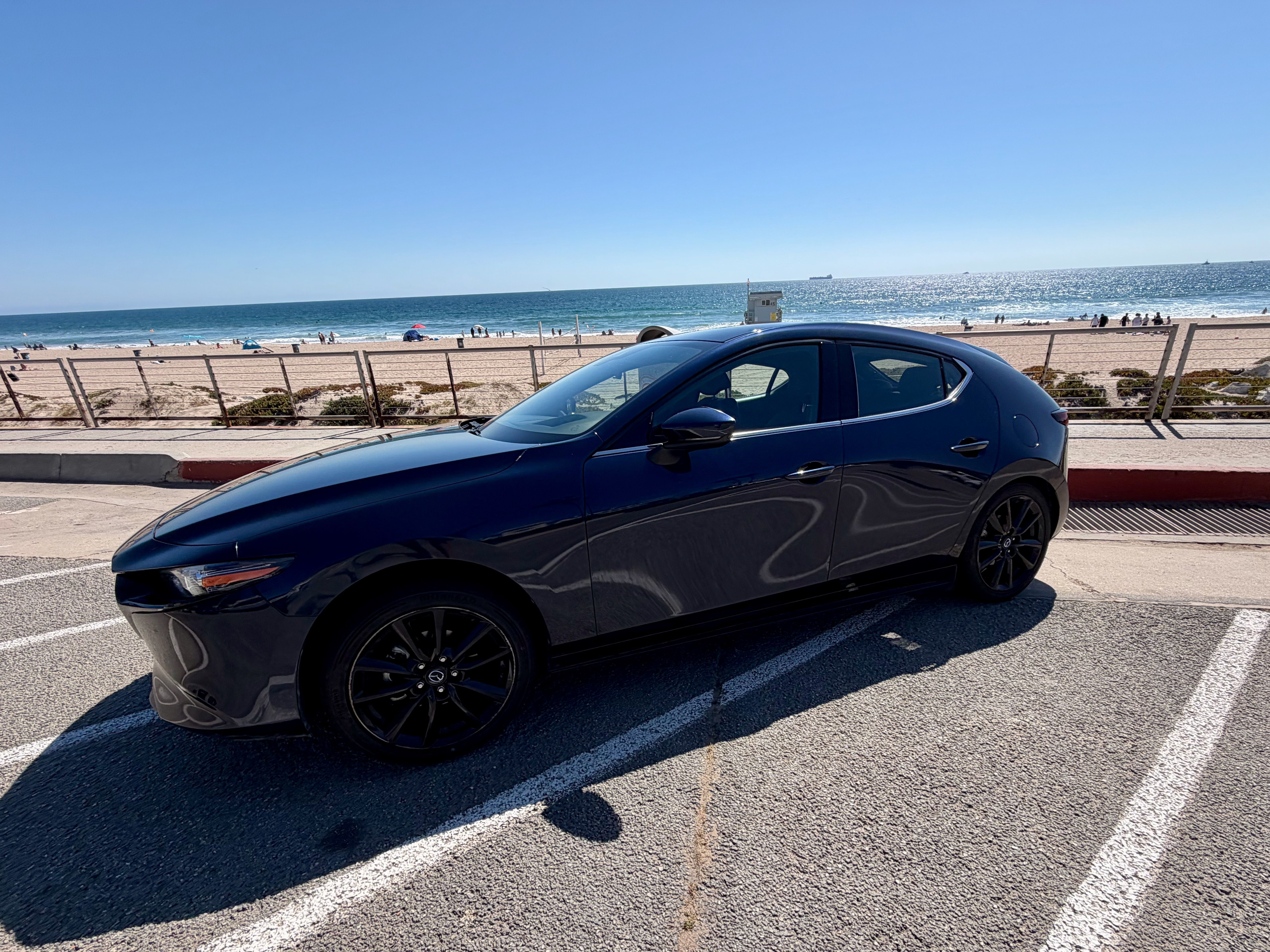 Used 2020 MAZDA MAZDA3 Hatchback w/ Premium Package FWD image 2