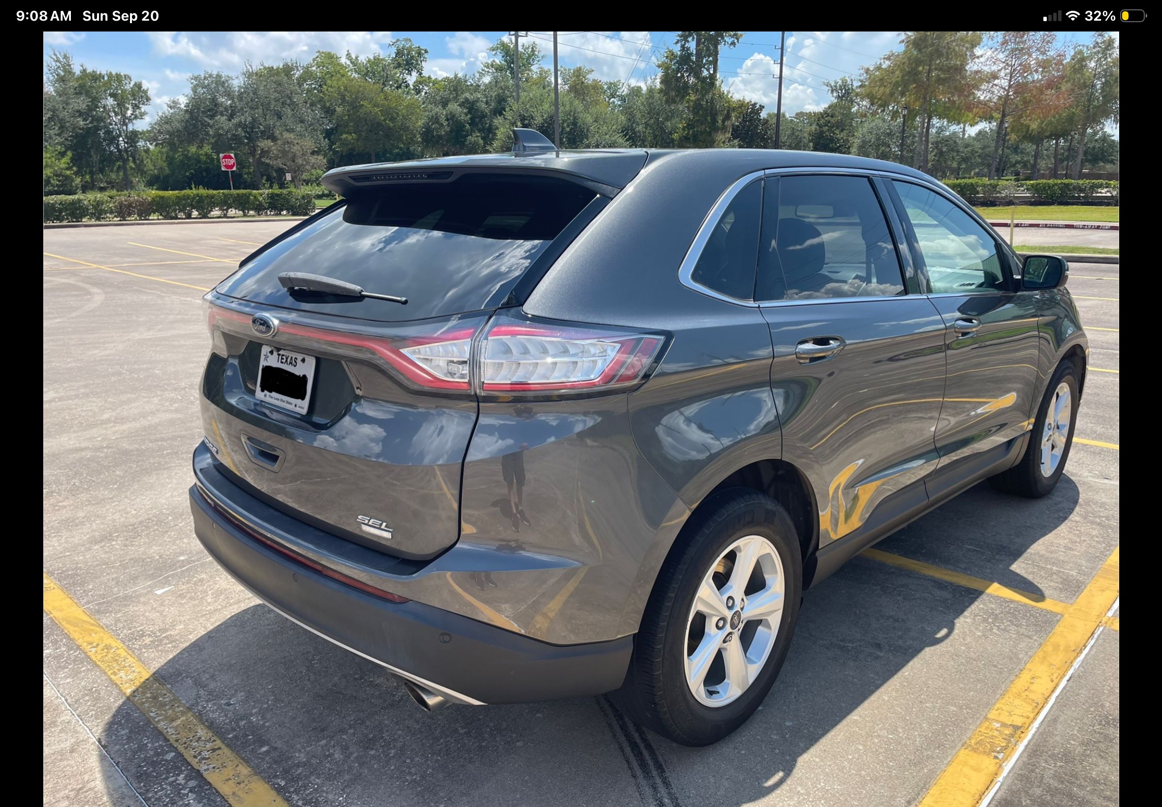 Used 2018 Ford Edge SEL w/ Ford Safe & Smart Package FWD image 8