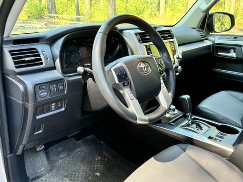 Used 2022 Toyota 4Runner SR5 Premium w/ 4Runner Black Package (TMS) AWD/4WD image 15