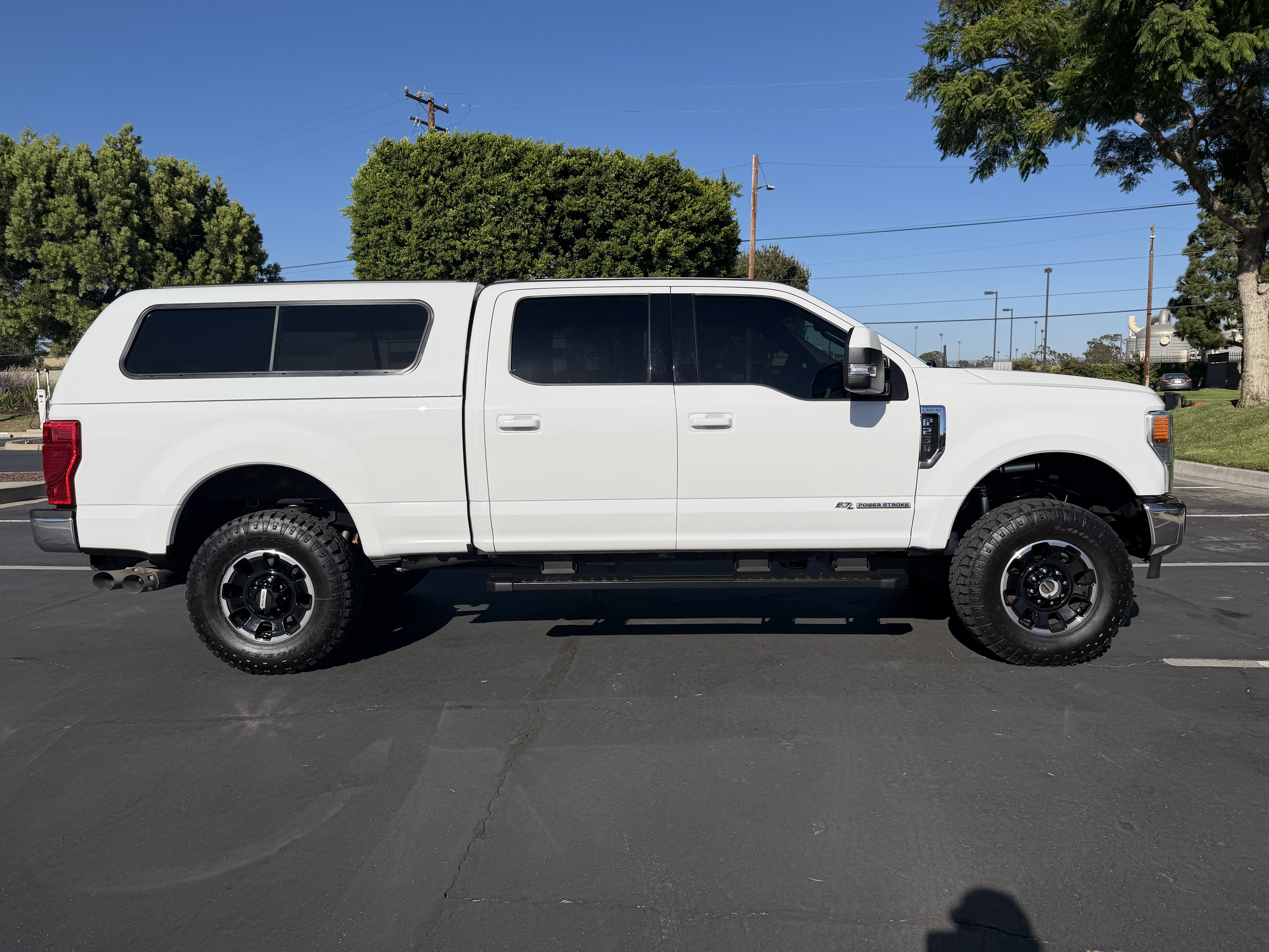 Used 2020 Ford F250 Lariat w/ Lariat Value Package AWD/4WD image 2