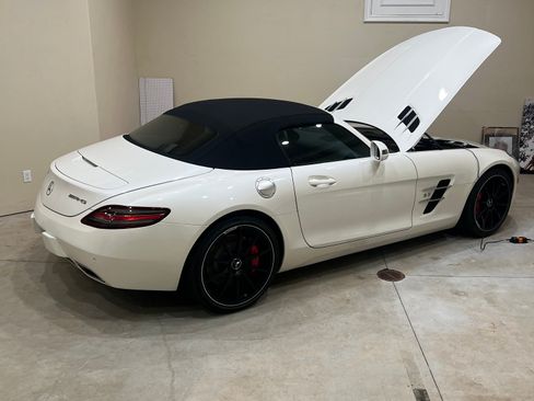 Used 2012 Mercedes-Benz SLS AMG Roadster image 5