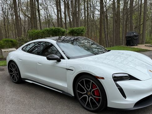 Used 2022 Porsche Taycan 4S AWD/4WD image 5