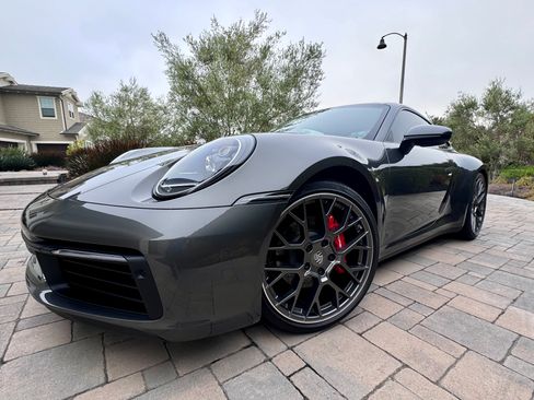 Used 2020 Porsche 911 Carrera image 1