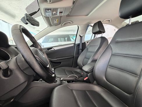 Used 2017 Volkswagen Jetta SE FWD image 18