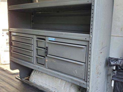 Used 2015 Chevrolet Express 2500 Van 3D image 5