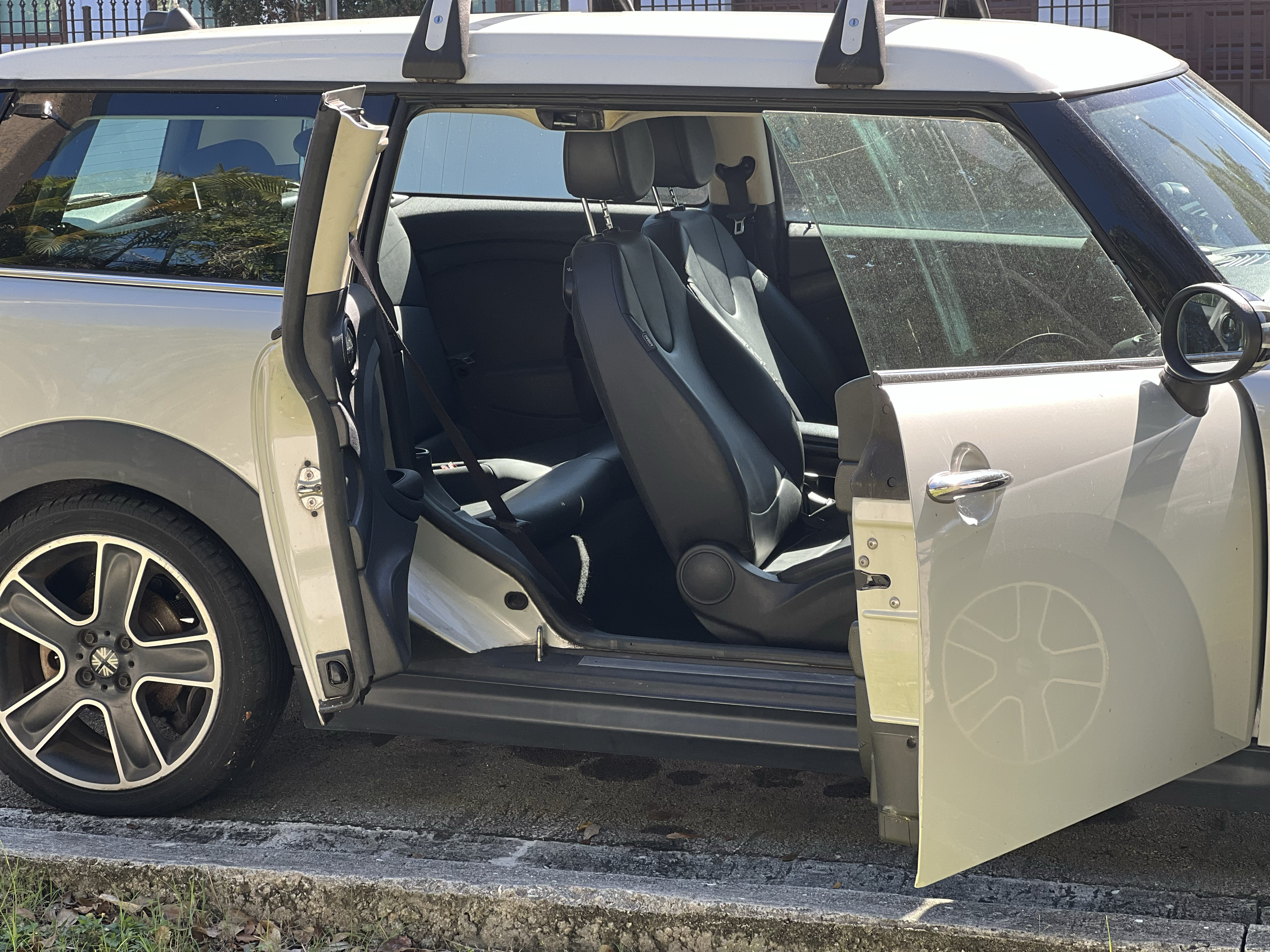 Used 2013 MINI Cooper Clubman FWD image 17